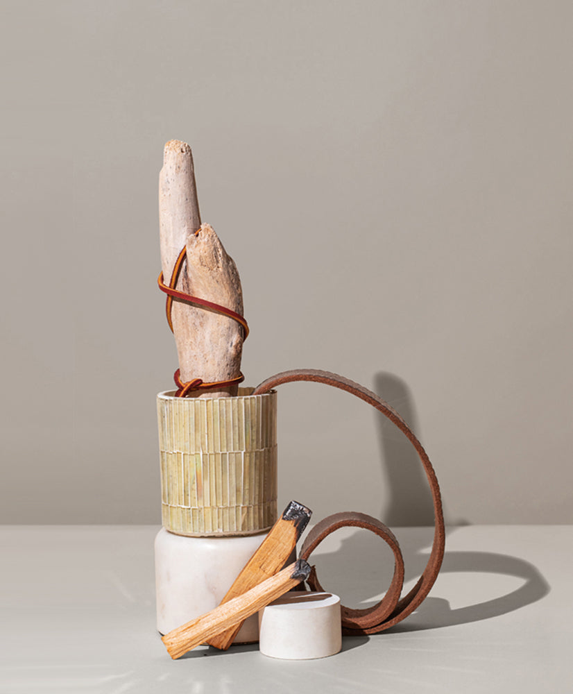 WHITE SANDALWOOD + SMOKE