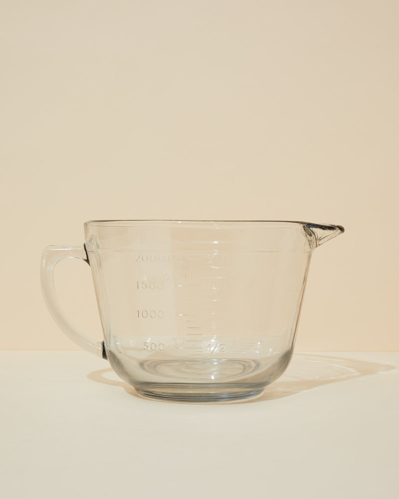 4lb glass pouring pitcher
